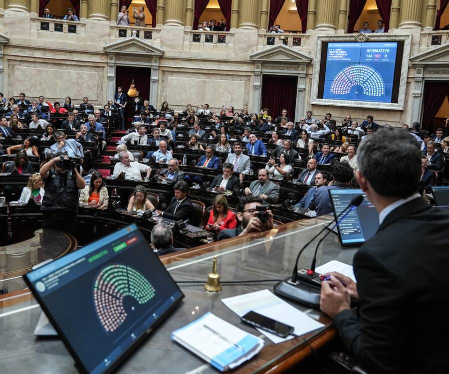 Diputados debate el aumento a jubilados y la prórroga para la moratoria