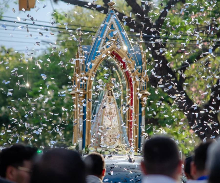 ENORME PROCESION DE LA VIRGEN DEL VALLE