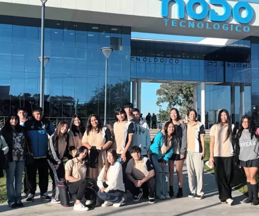 Estudiantes de la Escuela Secundaria Nº76 visitaron el Nodo Tecnológico