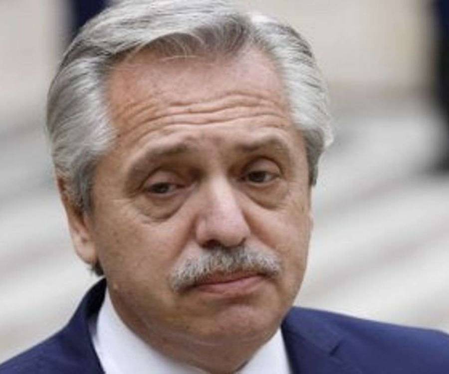 Los mensajes secretos de Fernández: críticas a Milei y Fabiola y menciones a CFK