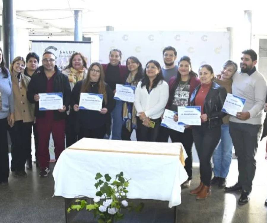 Entrega de certificados a capacitadores de Emergencias y Urgencias Pediátricas