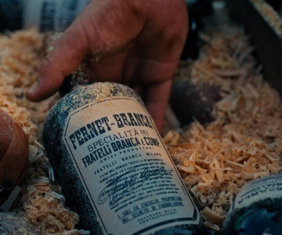 180 años con las hierbas bien puestas: Fernet Branca y una historia de coraje