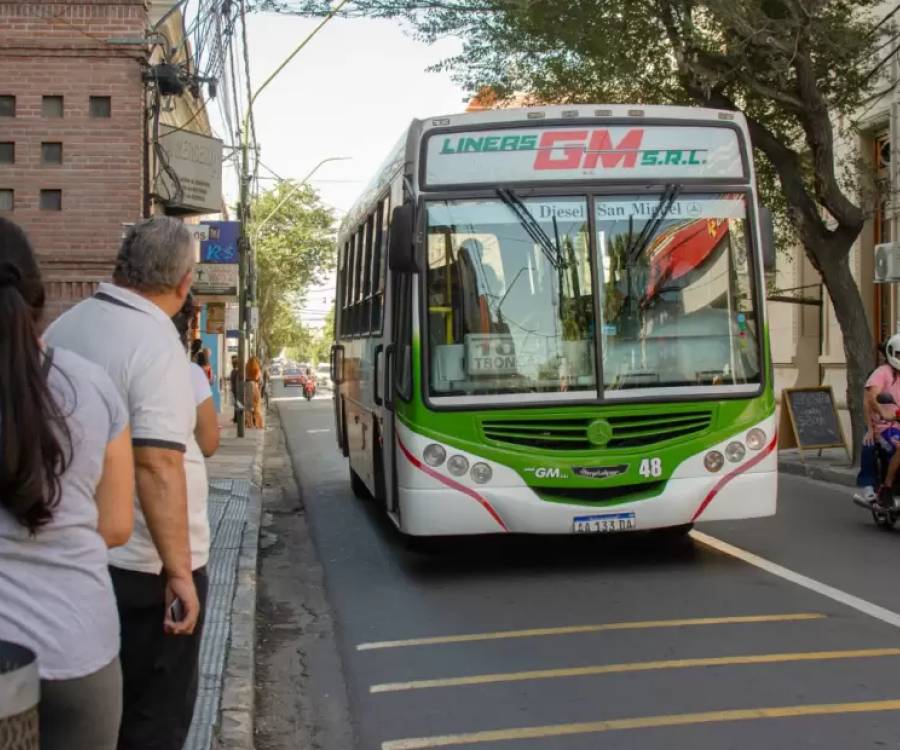 Este banco ofrece viajes en colectivo gratis: cómo acceder al beneficio