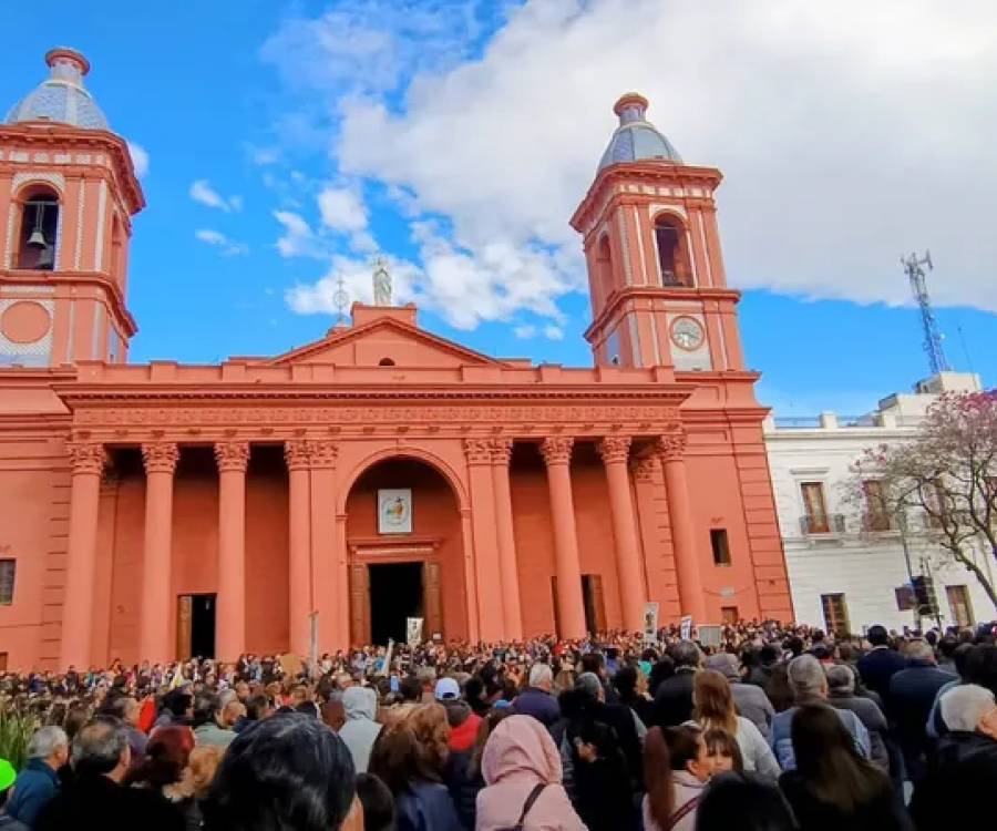 Multitudinario cierre de la Fiesta de Protección de la Virgen