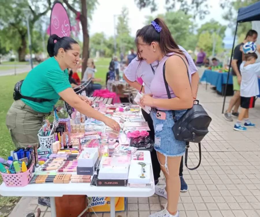 Feria Emprender: creatividad, música y tradición en La Alameda