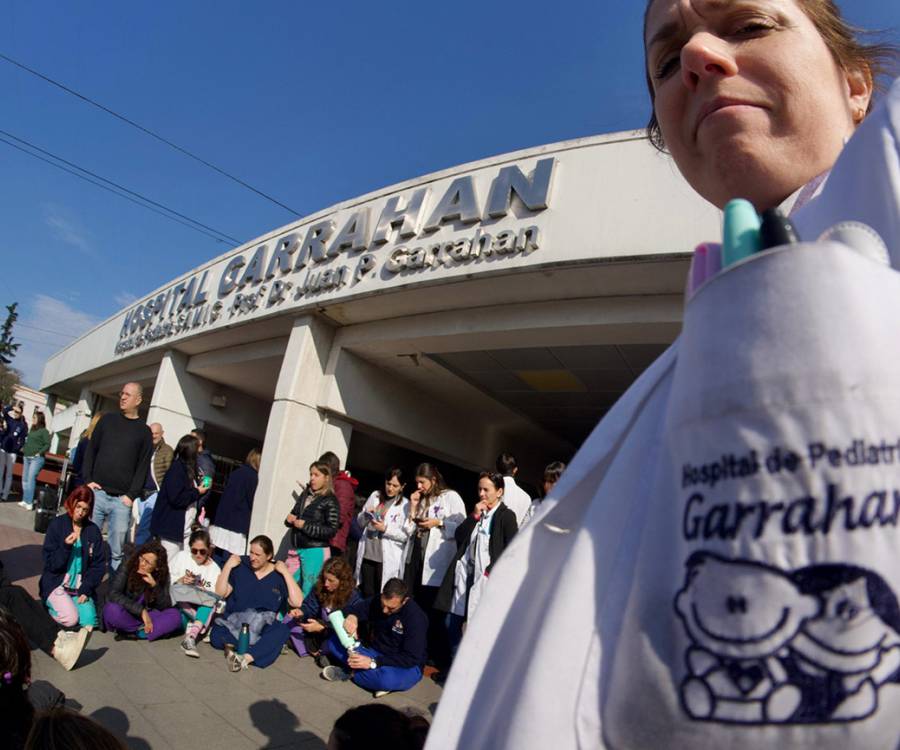 Un empresario libertario deberá realizar donaciones al Garrahan y a un merendero por amenazar a dirigentes políticos