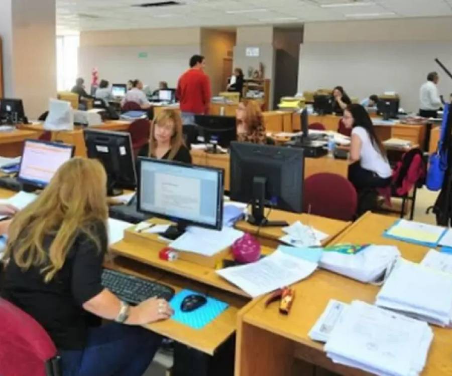 Administración Pública: además del bono tendrán un aumento del 3,84%