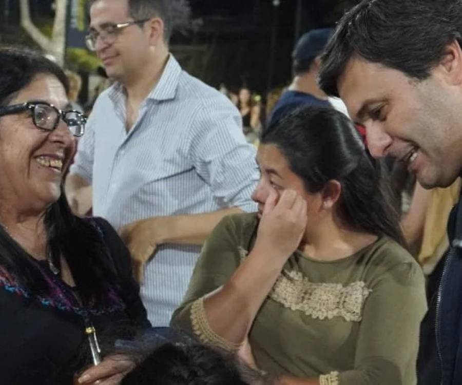 Gustavo Aguirre se reunió con vecinos del Barrio Policial y del barrio La Victoria