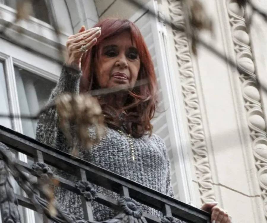 Cristina Kirchner cuestionó el auxilio de EE.UU. a Milei: 