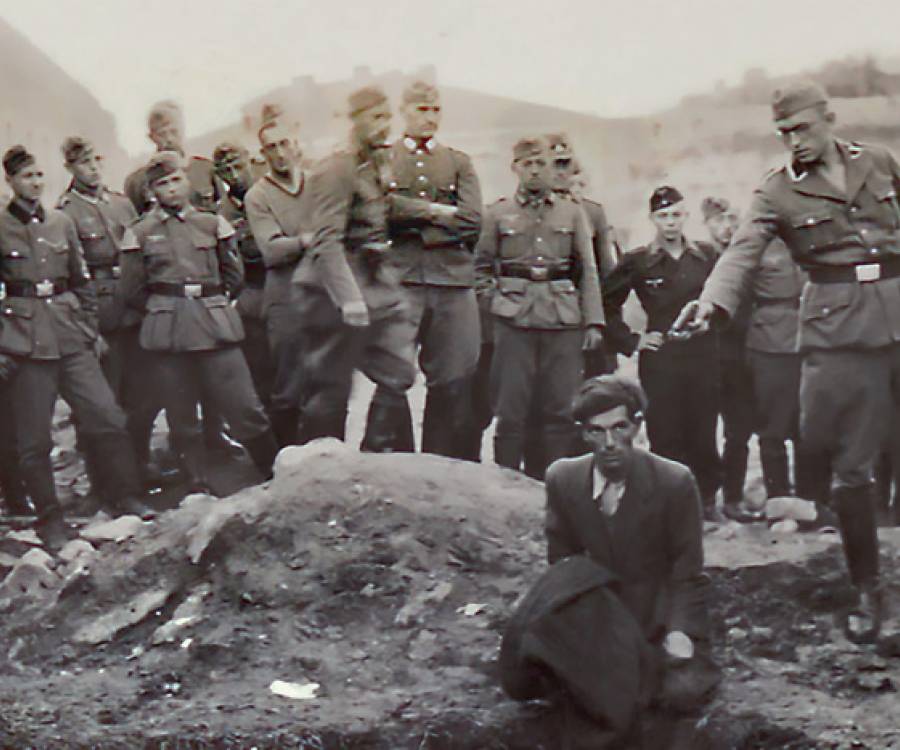 Con inteligencia artificial, develan misterios de una famosa foto infame del holocausto