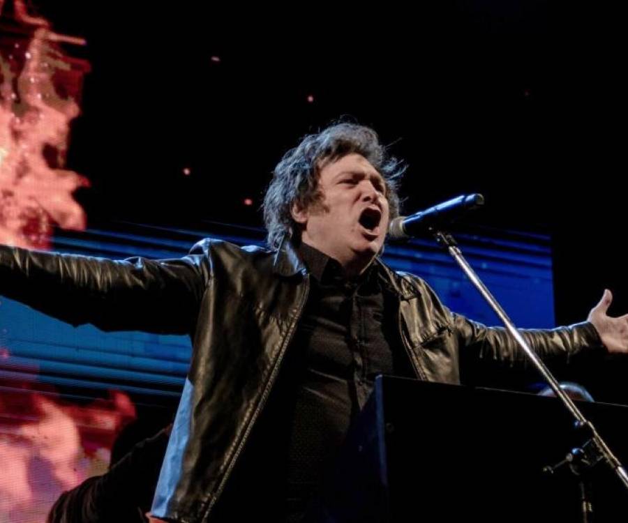 Milei presentó su libro con un show musical