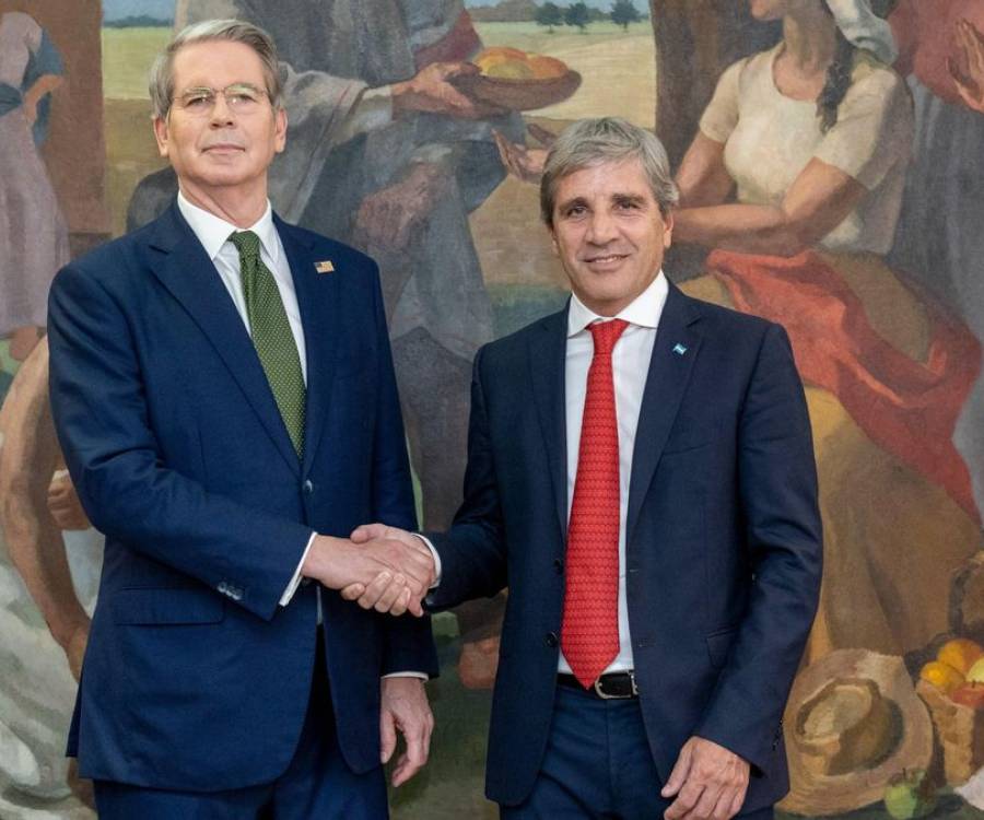 Caputo y Bessent definen una ingeniera financiera para el swap de 20.000 millones de dólares que apunta a una compra estratégica de bonos en octubre