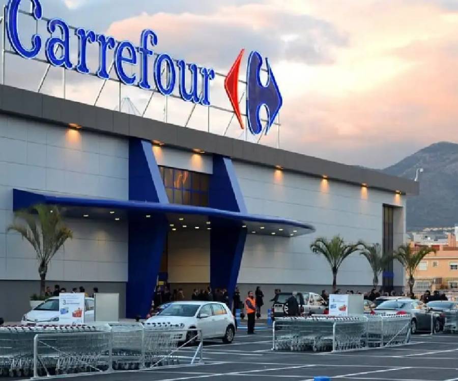 Cuáles son los 4 grupos empresarios que compiten por quedarse con Carrefour
