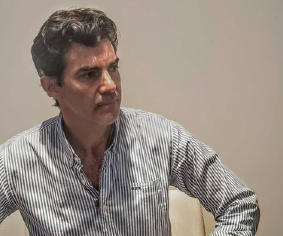 Balearon la camioneta de Juan Manuel Urtubey en plena gira electoral