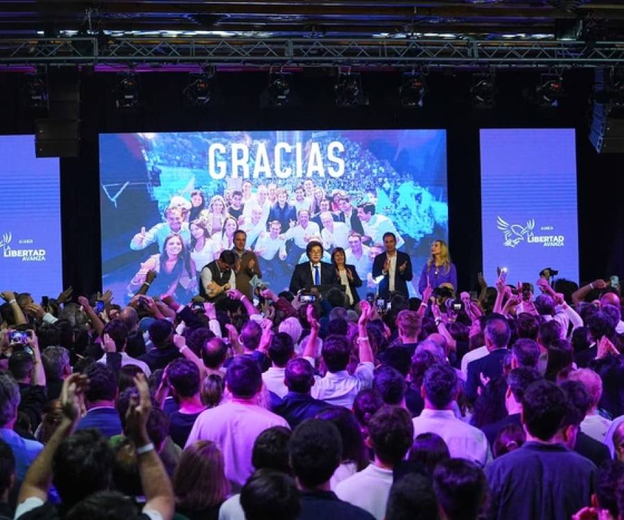 Luego de ganar las elecciones, Milei convocó a legisladores y gobernadores de otros partidos para acordar las reformas