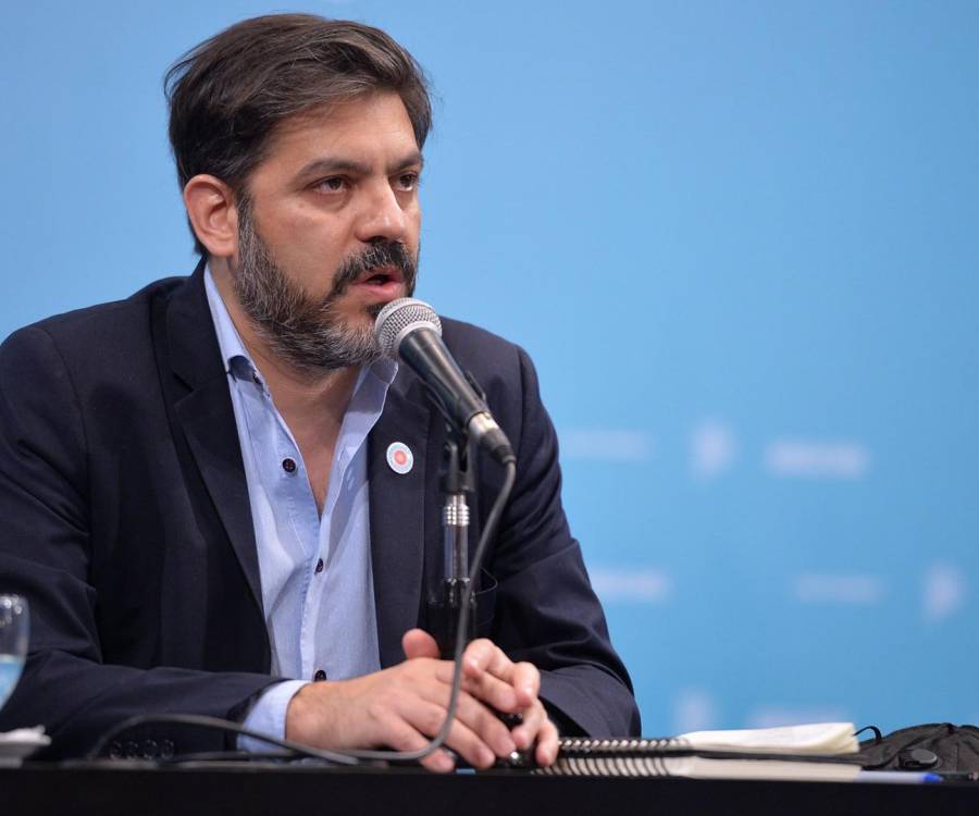 Kicillof se adelanta y pide que Caputo y Santilli avalen el endeudamiento