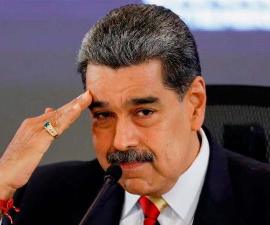 Maduro ordena a la fuerza aérea que esté “alerta y lista” para defender a Venezuela