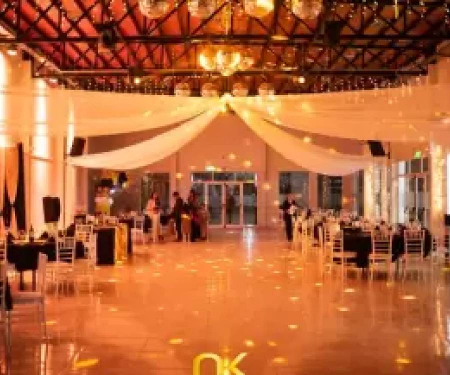 Llegaron a su fiesta de egresados y descubrieron que los habían estafado