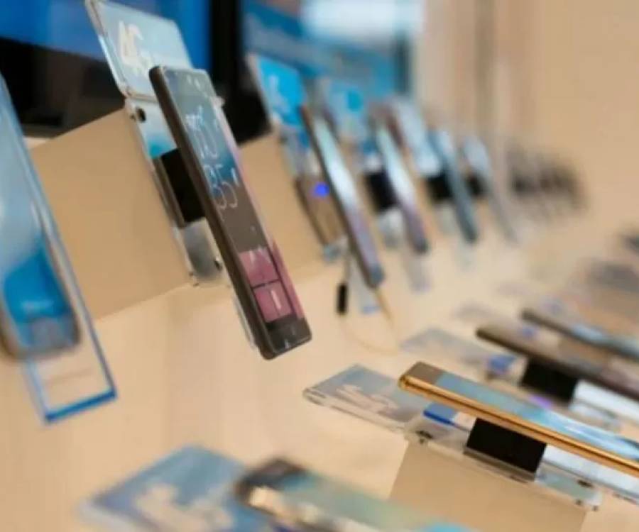 Eliminacion de aranceles a la importación de celulares anticipa una baja de precios de hasta el 30% 