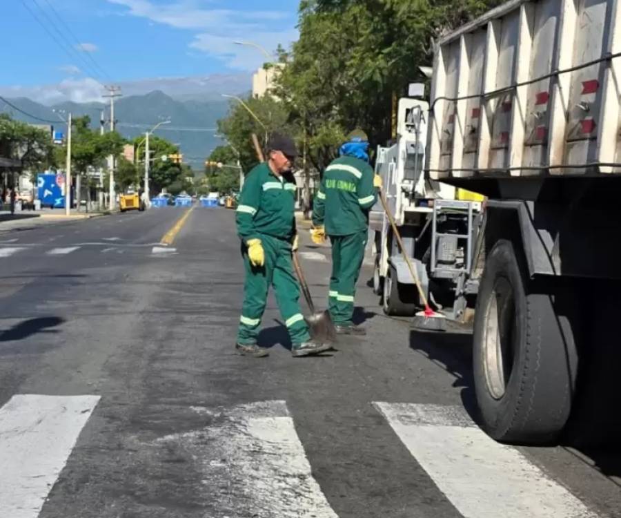 Avanzan las obras de asfaltado y fresado en Avenida Belgrano