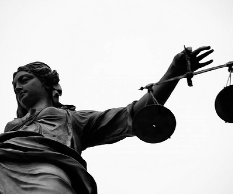 Fallo ejemplar: debe comprarle una casa a su hijo por no haberlo reconocido