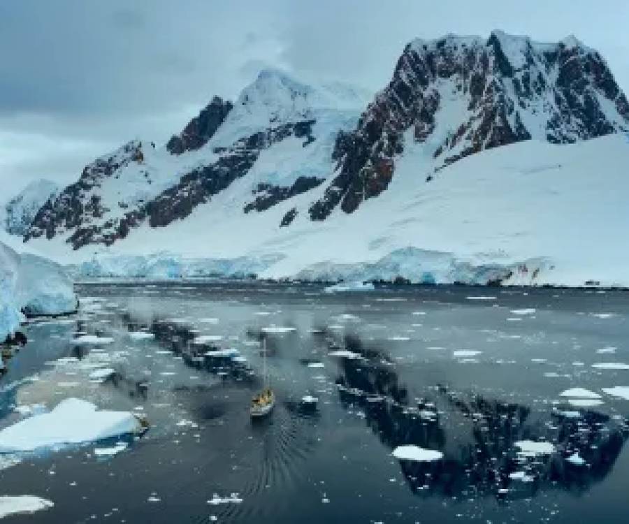 Descubren un mundo oculto bajo la Antártida