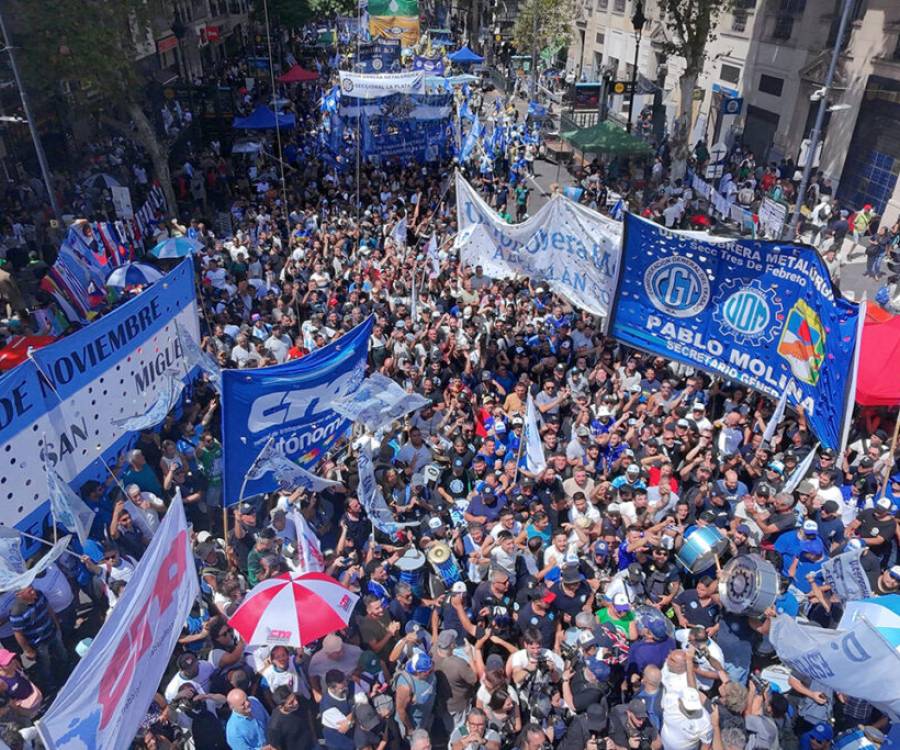 Masiva marcha de la CGT y otros sindicatos contra la Reforma Laboral: el comunicado puso el foco en el Senado