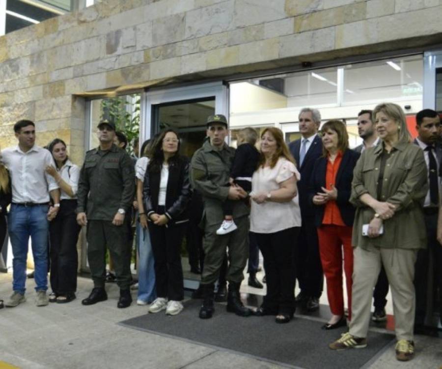 Jalil recibió a Nahuel Gallo en Ezeiza junto a su familia