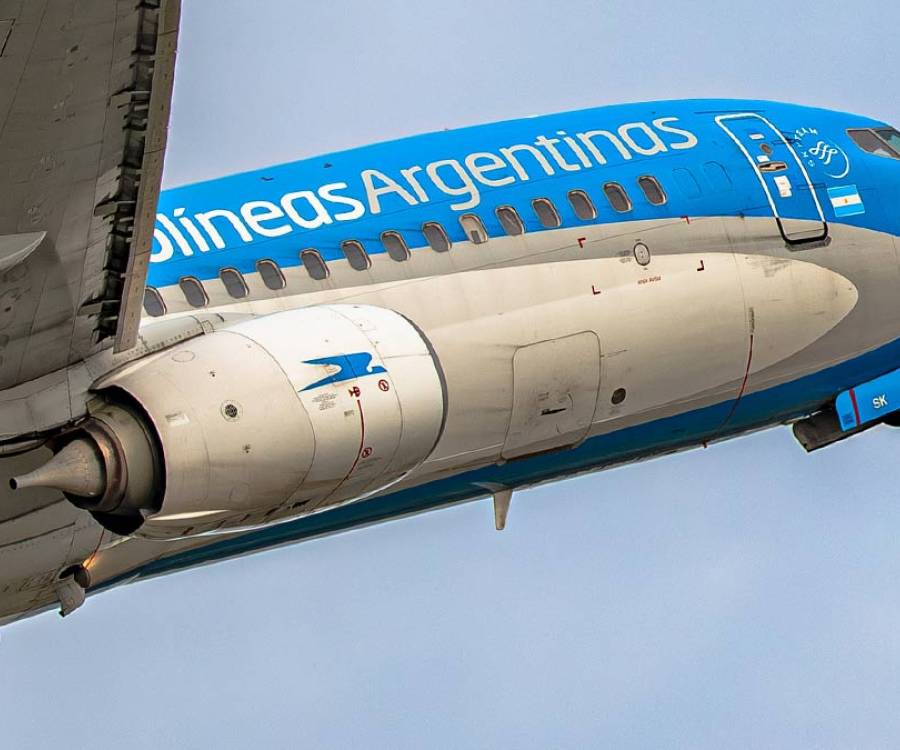 El truco del programador que engañó a Aerolíneas Argentinas y viajó por el mundo con pasajes casi regalados