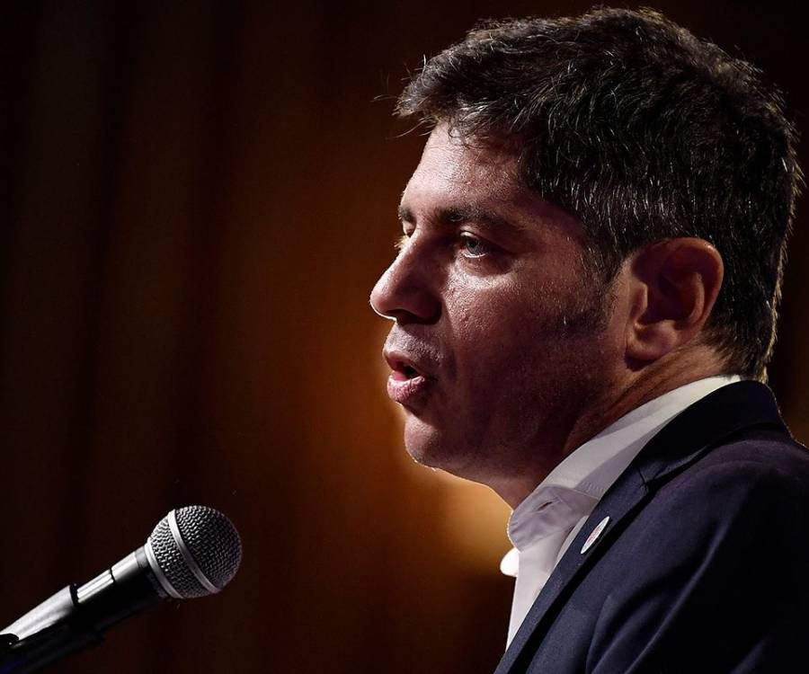 Kicillof viaja a España para captar inversiones y reforzar su perfil anti Milei en una cumbre internacional