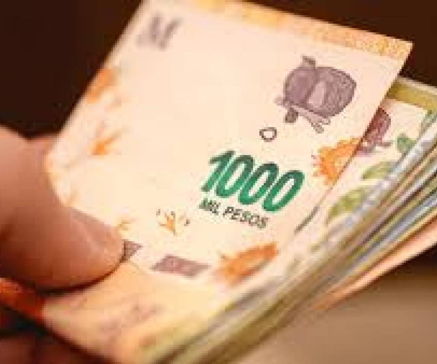 Gremios reclaman un salario mínimo vital y móvil de casi 3 millones de pesos