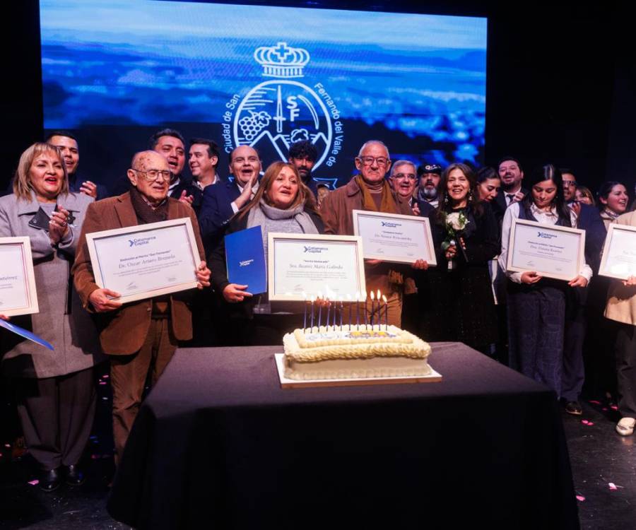 La Capital celebró su 343° aniversario con una emotiva distinción a sus vecinos