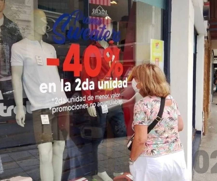 El consumo privado retrocedió 1,1% interanual en junio y van siete meses de caídas