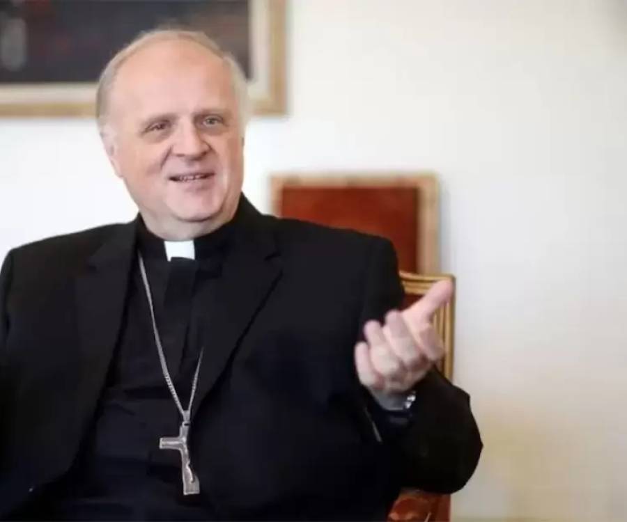 Llega al país el nuevo embajador del Vaticano y crece la expectativa por la visita de León XIV