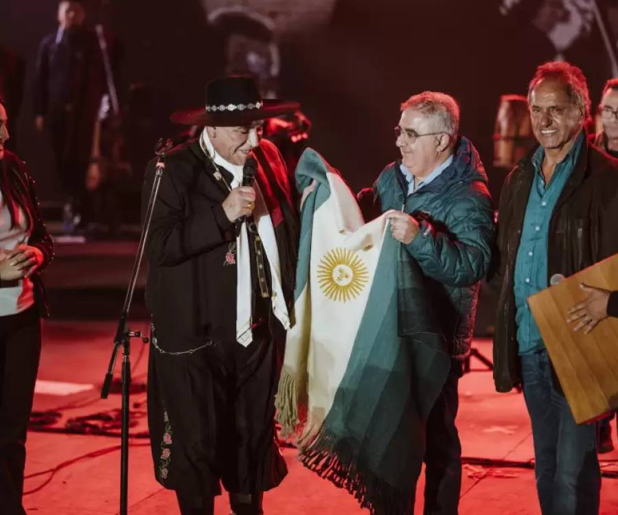El Patio del Poncho se despidió con 60 mil personas disfrutando del show del Chaqueño Palavecino