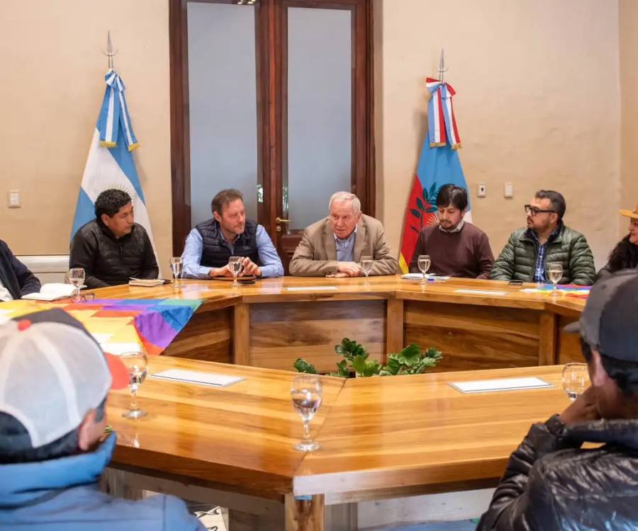 Caciques se reunieron con el Ministerio de Gobierno y pidieron avanzar con el proyecto minero en Aguas Calientes