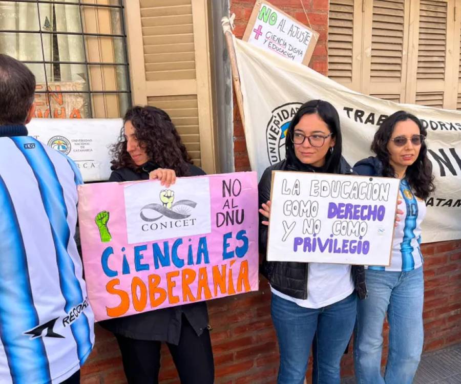 Investigadores del CONICET protestaron por el recorte presupuestario y la falta de mantenimiento en equipos científicos
