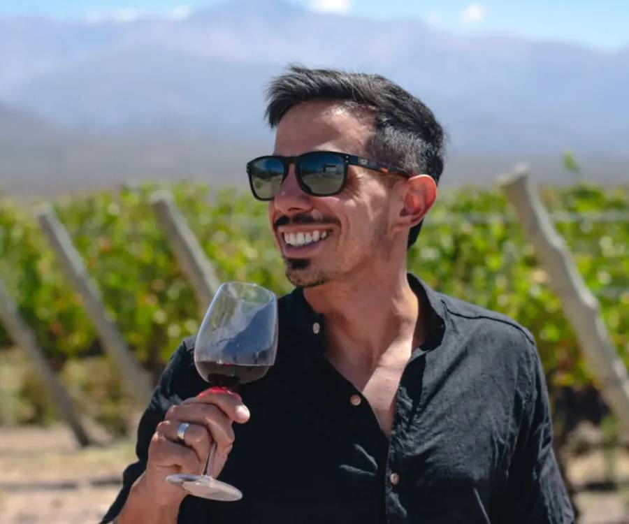 Un psicólogo de Mendoza creó El Psicoanalista Wines y hoy produce 30.000 botellas al año