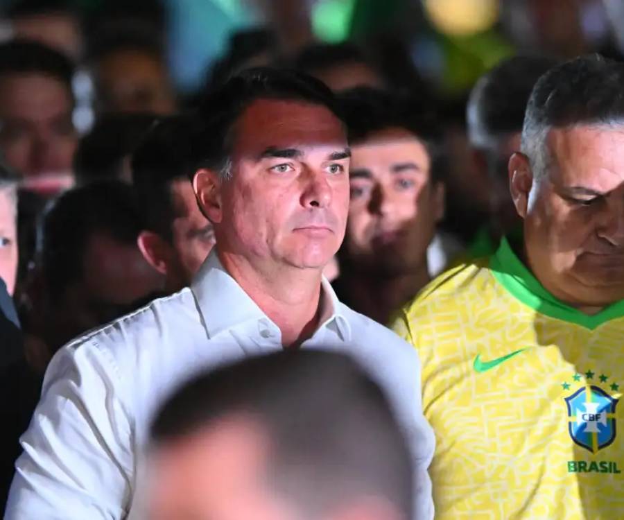 Tras perder frente a Lula, Flávio Bolsonaro cuestionó la votación y pidió anularla